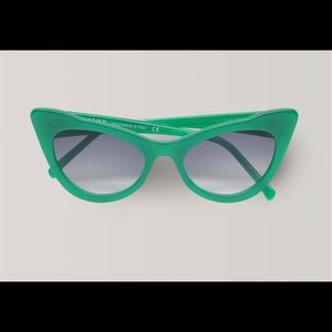 ISO Ganni lulu cateye sunglasses in green or blue